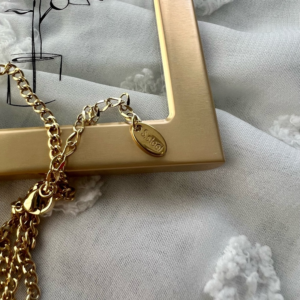 Brand new B Necklace with extender
